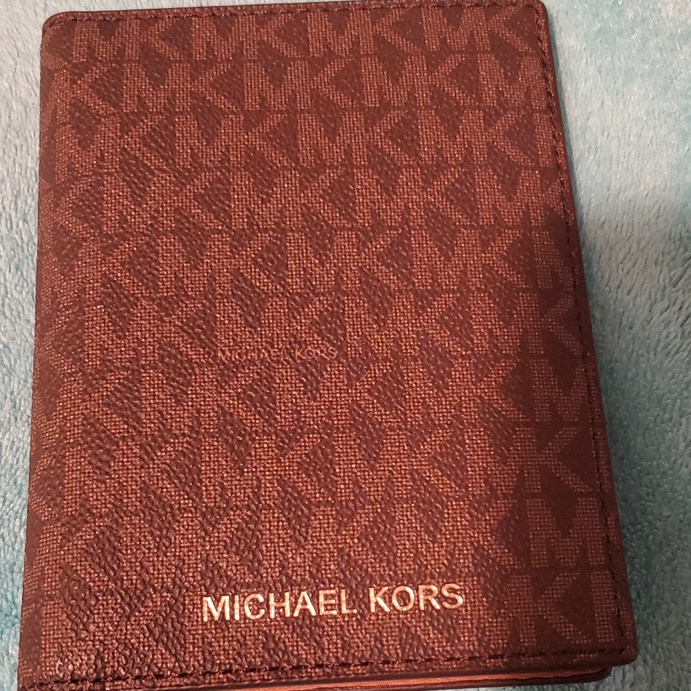Micheal Kors passport wallet holder